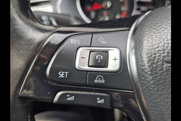 Volkswagen Passat Variant 1.4 TSI Comfortline Business ,airco,adap cruise,trekhaak,navigatie,app conect,stoelverwarming,parkeer,