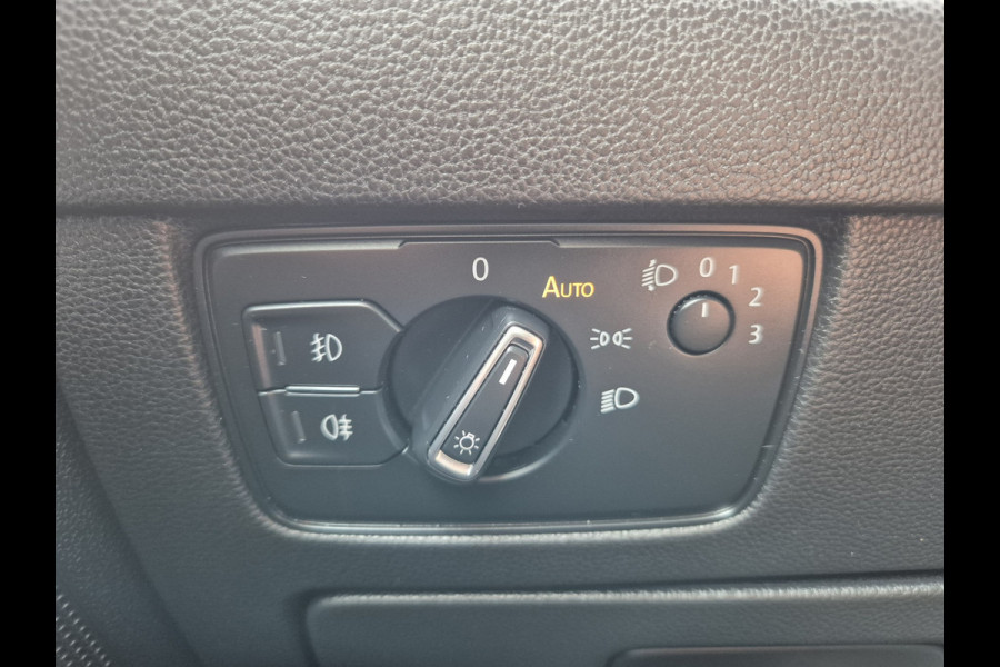 Volkswagen Passat Variant 1.4 TSI Comfortline Business ,airco,adap cruise,trekhaak,navigatie,app conect,stoelverwarming,parkeer,