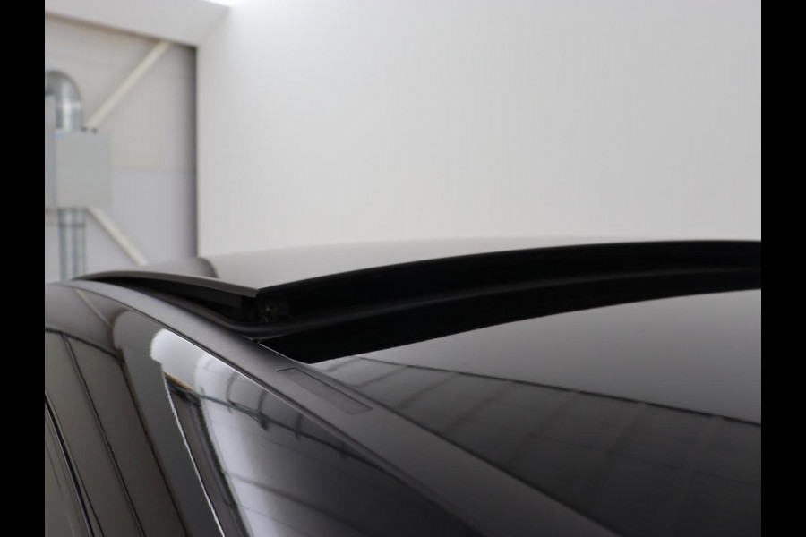 Mercedes-Benz CLA-Klasse Shooting Brake 200 Business Solution AMG | Panoramadak | Trekhaak | Stoelverwarming | Memory | Matrix LED | Carplay | Leder/Alcantara | Camera | Navigatie | Park Assist