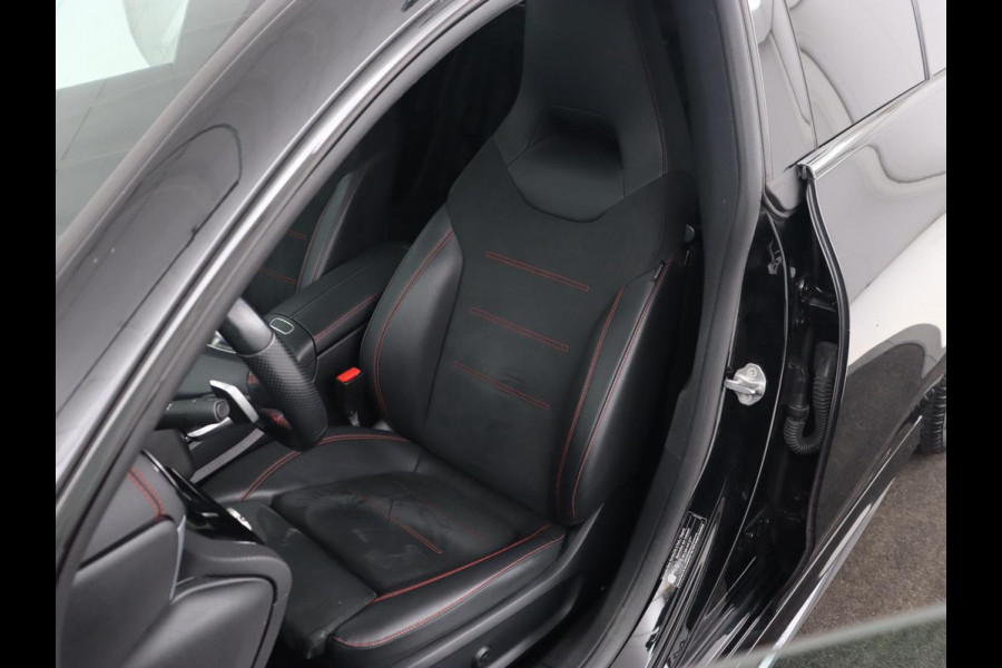Mercedes-Benz CLA-Klasse Shooting Brake 200 Business Solution AMG | Panoramadak | Trekhaak | Stoelverwarming | Memory | Matrix LED | Carplay | Leder/Alcantara | Camera | Navigatie | Park Assist