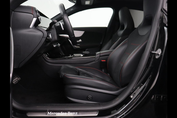 Mercedes-Benz CLA-Klasse Shooting Brake 200 Business Solution AMG | Panoramadak | Trekhaak | Stoelverwarming | Memory | Matrix LED | Carplay | Leder/Alcantara | Camera | Navigatie | Park Assist