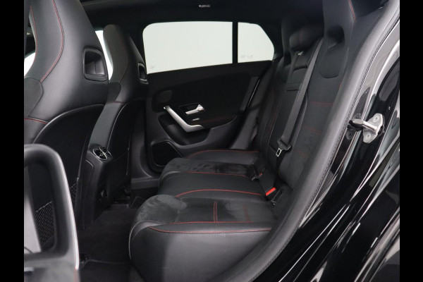 Mercedes-Benz CLA-Klasse Shooting Brake 200 Business Solution AMG | Panoramadak | Trekhaak | Stoelverwarming | Memory | Matrix LED | Carplay | Leder/Alcantara | Camera | Navigatie | Park Assist