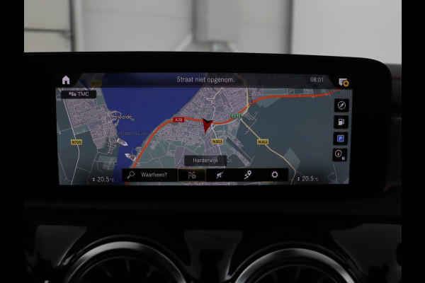 Mercedes-Benz CLA-Klasse Shooting Brake 200 Business Solution AMG | Panoramadak | Trekhaak | Stoelverwarming | Memory | Matrix LED | Carplay | Leder/Alcantara | Camera | Navigatie | Park Assist