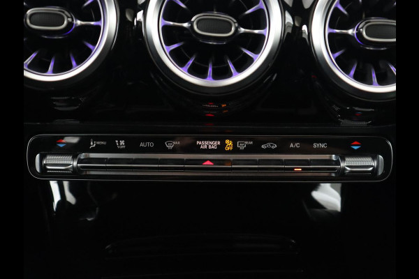 Mercedes-Benz CLA-Klasse Shooting Brake 200 Business Solution AMG | Panoramadak | Trekhaak | Stoelverwarming | Memory | Matrix LED | Carplay | Leder/Alcantara | Camera | Navigatie | Park Assist