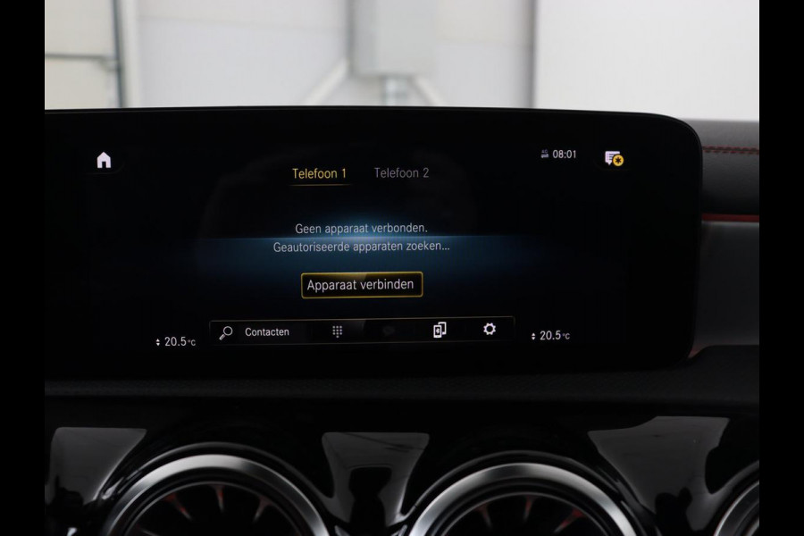 Mercedes-Benz CLA-Klasse Shooting Brake 200 Business Solution AMG | Panoramadak | Trekhaak | Stoelverwarming | Memory | Matrix LED | Carplay | Leder/Alcantara | Camera | Navigatie | Park Assist