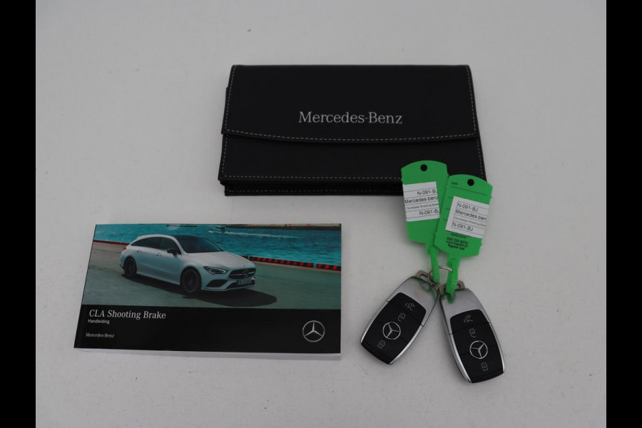Mercedes-Benz CLA-Klasse Shooting Brake 200 Business Solution AMG | Panoramadak | Trekhaak | Stoelverwarming | Memory | Matrix LED | Carplay | Leder/Alcantara | Camera | Navigatie | Park Assist