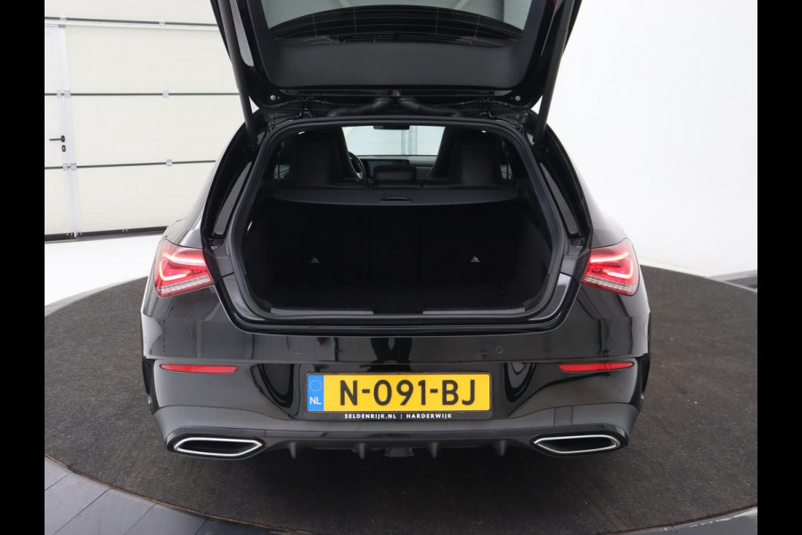 Mercedes-Benz CLA-Klasse Shooting Brake 200 Business Solution AMG | Panoramadak | Trekhaak | Stoelverwarming | Memory | Matrix LED | Carplay | Leder/Alcantara | Camera | Navigatie | Park Assist