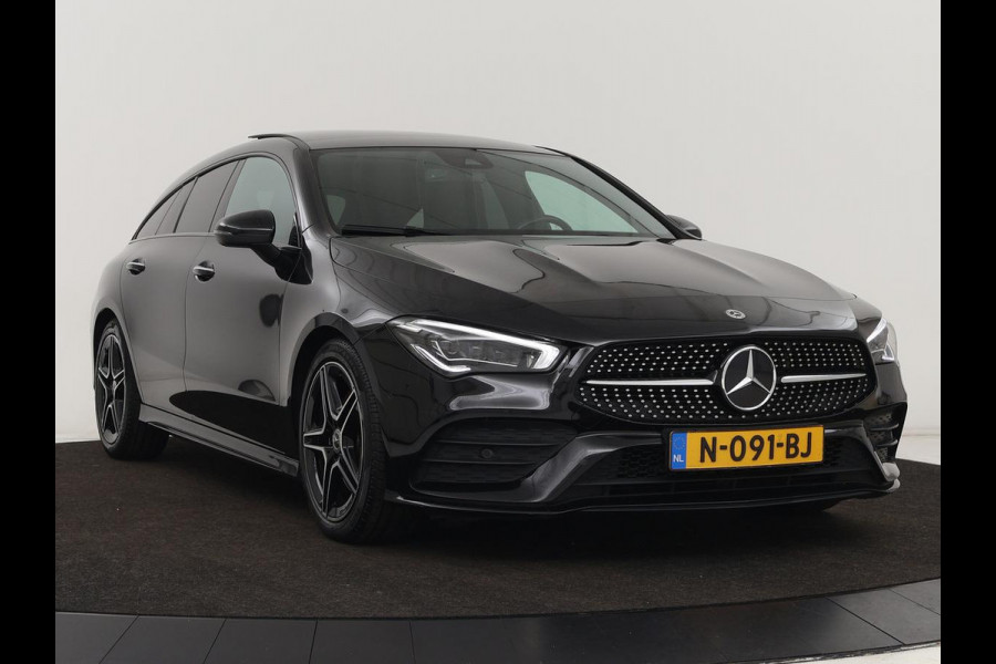 Mercedes-Benz CLA-Klasse Shooting Brake 200 Business Solution AMG | Panoramadak | Trekhaak | Stoelverwarming | Memory | Matrix LED | Carplay | Leder/Alcantara | Camera | Navigatie | Park Assist