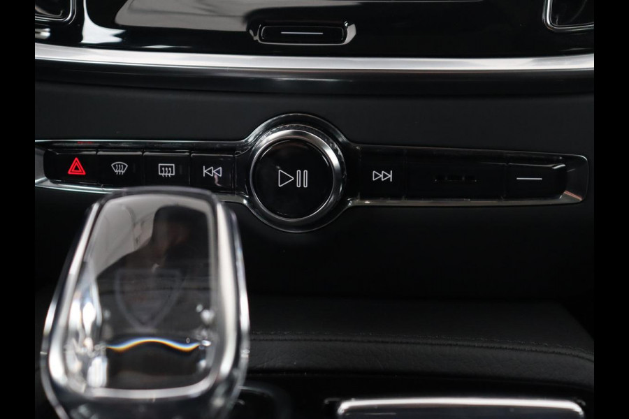 Volvo S60 2.0 Recharge T6 Inscription | Leder | Stoel & stuurverwarming | Camera | Harman/Kardon | Adaptive cruise | Carplay | Keyless | Memory | Navigatie | Parkeerhulp | Dodehoek detectie | Full LED