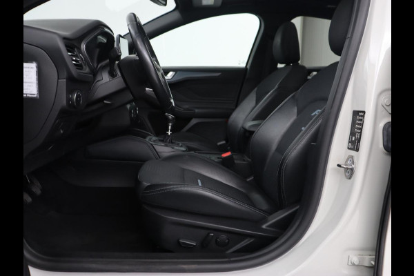 Ford Focus 1.5 EcoBoost Active | Panoramadak | Head-Up | Stoel & stuurverwarming | Camera | Adaptive cruise | Full LED | Keyless | Carplay | Navigatie | B&O Sound | Climate control | Park Assist