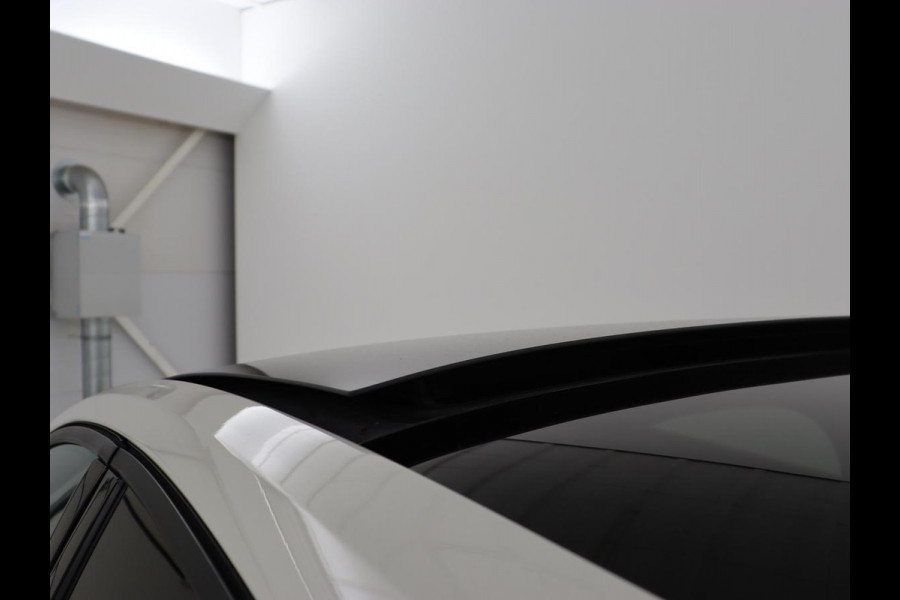 Ford Focus 1.5 EcoBoost Active | Panoramadak | Head-Up | Stoel & stuurverwarming | Camera | Adaptive cruise | Full LED | Keyless | Carplay | Navigatie | B&O Sound | Climate control | Park Assist