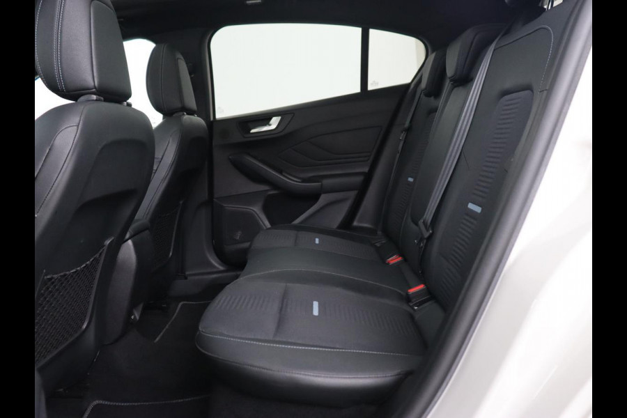 Ford Focus 1.5 EcoBoost Active | Panoramadak | Head-Up | Stoel & stuurverwarming | Camera | Adaptive cruise | Full LED | Keyless | Carplay | Navigatie | B&O Sound | Climate control | Park Assist