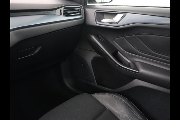 Ford Focus 1.5 EcoBoost Active | Panoramadak | Head-Up | Stoel & stuurverwarming | Camera | Adaptive cruise | Full LED | Keyless | Carplay | Navigatie | B&O Sound | Climate control | Park Assist