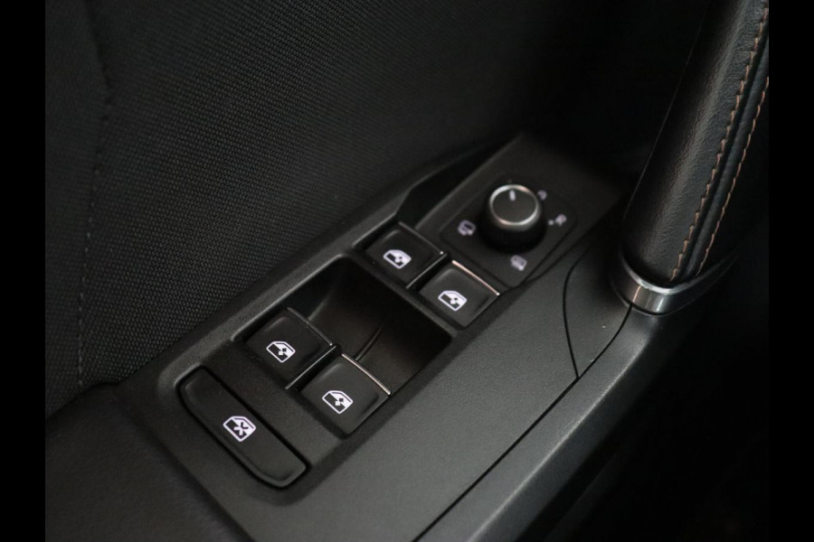 CUPRA Formentor 1.4 e-Hybrid | Carplay | Camera | Adaptive cruise | Sfeerverlichting | Keyless | Navigatie | Sportstoelen | Full LED | Petrol Blue Matt | PHEV | Plug-In