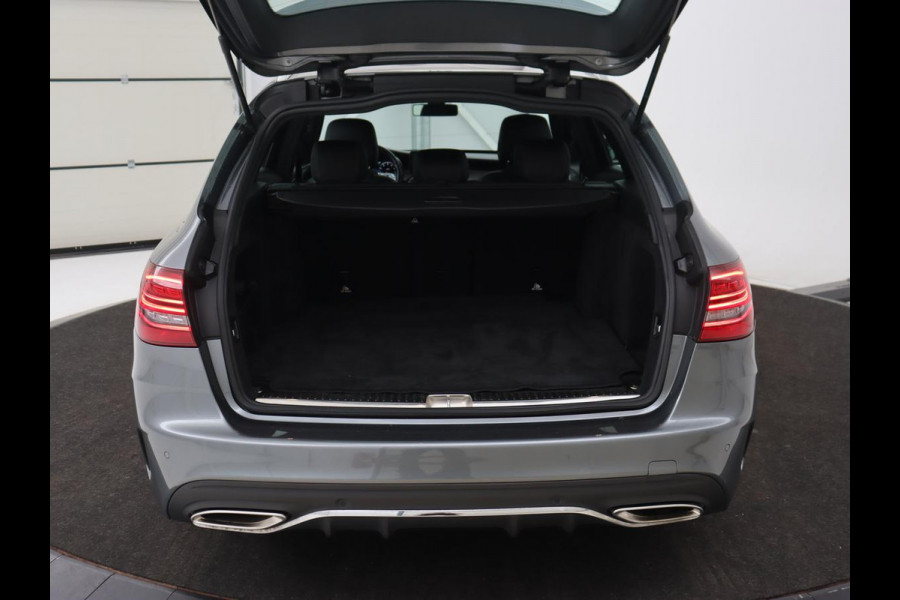 Mercedes-Benz C-Klasse 160 Business Solution AMG | Trekhaak | Stoelverwarming | Leder/Alcantara | Navigatie | Full LED | Digital Cockpit | Camera | Park Assist | Cruise control