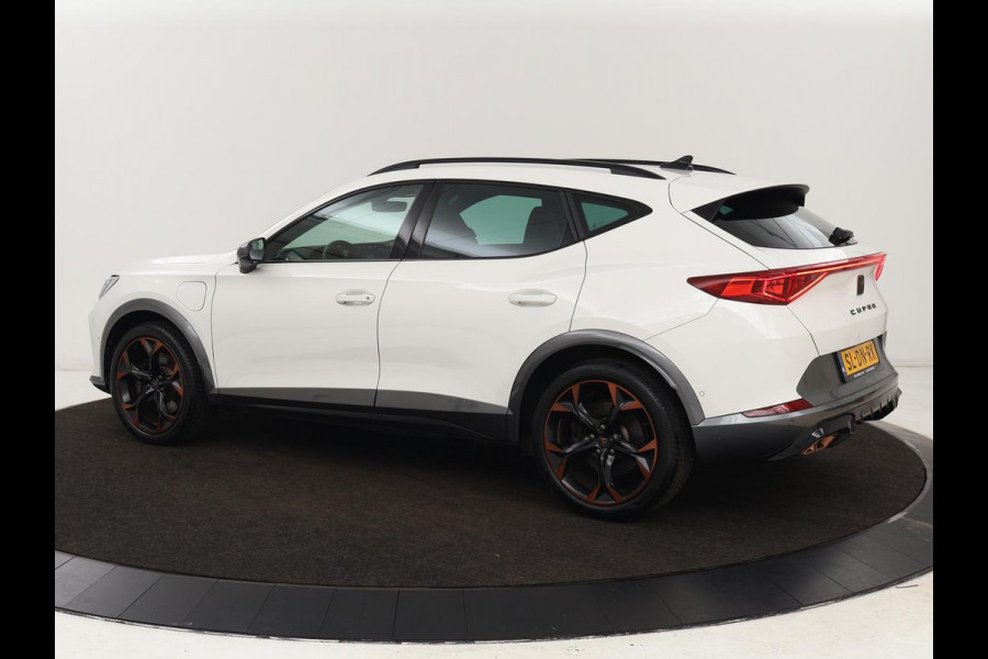 CUPRA Formentor 1.4 e-Hybrid VZ | 245pk | 360 Camera | Stoel & stuurverwarming | Adaptive cruise | Carplay | Sfeerverlichting | Navigatie | Park Assist | Keyless | PHEV | Plug In