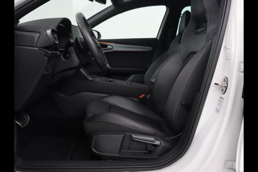 CUPRA Formentor 1.4 e-Hybrid VZ | 245pk | 360 Camera | Stoel & stuurverwarming | Adaptive cruise | Carplay | Sfeerverlichting | Navigatie | Park Assist | Keyless | PHEV | Plug In