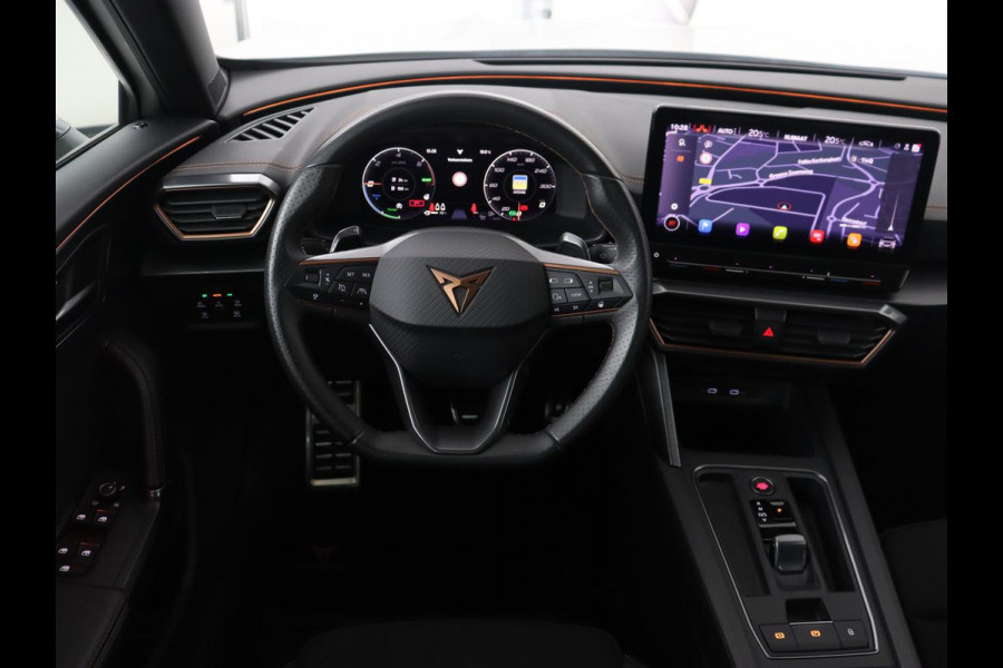 CUPRA Formentor 1.4 e-Hybrid VZ | 245pk | 360 Camera | Stoel & stuurverwarming | Adaptive cruise | Carplay | Sfeerverlichting | Navigatie | Park Assist | Keyless | PHEV | Plug In