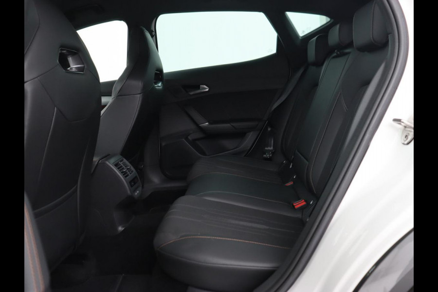 CUPRA Formentor 1.4 e-Hybrid VZ | 245pk | 360 Camera | Stoel & stuurverwarming | Adaptive cruise | Carplay | Sfeerverlichting | Navigatie | Park Assist | Keyless | PHEV | Plug In