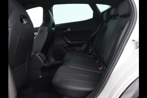CUPRA Formentor 1.4 e-Hybrid VZ | 245pk | 360 Camera | Stoel & stuurverwarming | Adaptive cruise | Carplay | Sfeerverlichting | Navigatie | Park Assist | Keyless | PHEV | Plug In