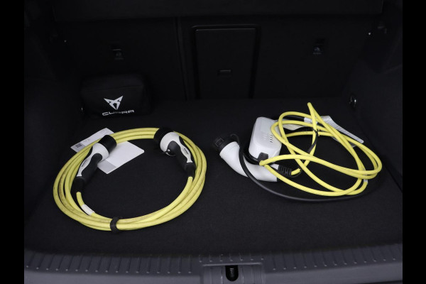 CUPRA Formentor 1.4 e-Hybrid VZ | 245pk | 360 Camera | Stoel & stuurverwarming | Adaptive cruise | Carplay | Sfeerverlichting | Navigatie | Park Assist | Keyless | PHEV | Plug In