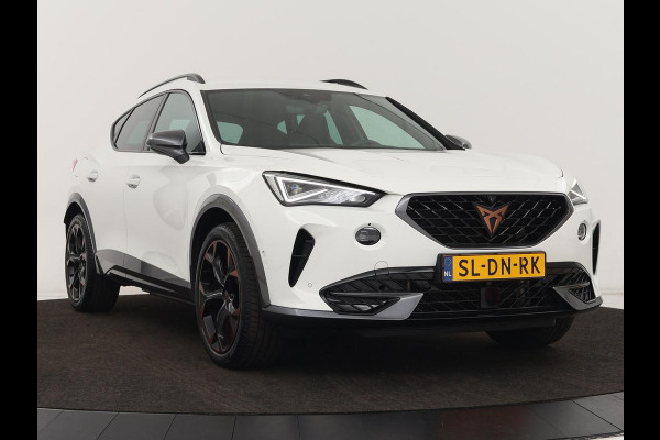CUPRA Formentor 1.4 e-Hybrid VZ | 245pk | 360 Camera | Stoel & stuurverwarming | Adaptive cruise | Carplay | Sfeerverlichting | Navigatie | Park Assist | Keyless | PHEV | Plug In