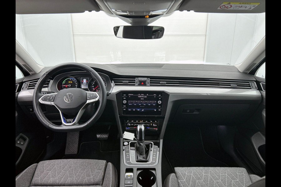 Volkswagen Passat Variant 1.4 TSI PHEV GTE High Line CAMERA AD-CRUISE EL-ACHTERKLEP CARPLAY