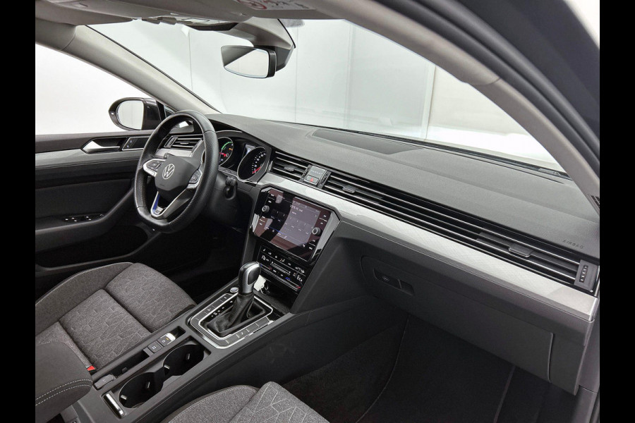Volkswagen Passat Variant 1.4 TSI PHEV GTE High Line CAMERA AD-CRUISE EL-ACHTERKLEP CARPLAY