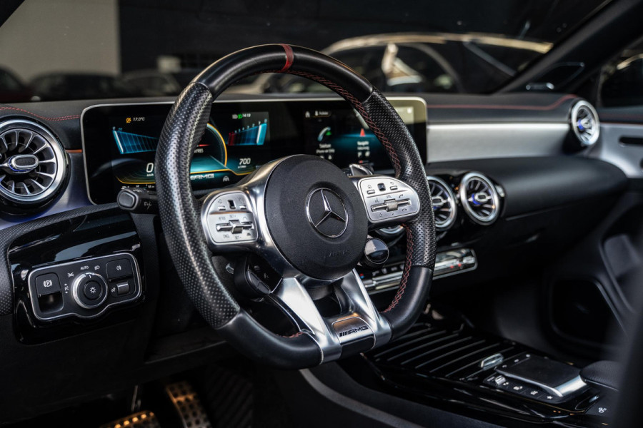 Mercedes-Benz CLA-Klasse AMG 35 4MATIC | Pano | 360 | Memory | Burmester