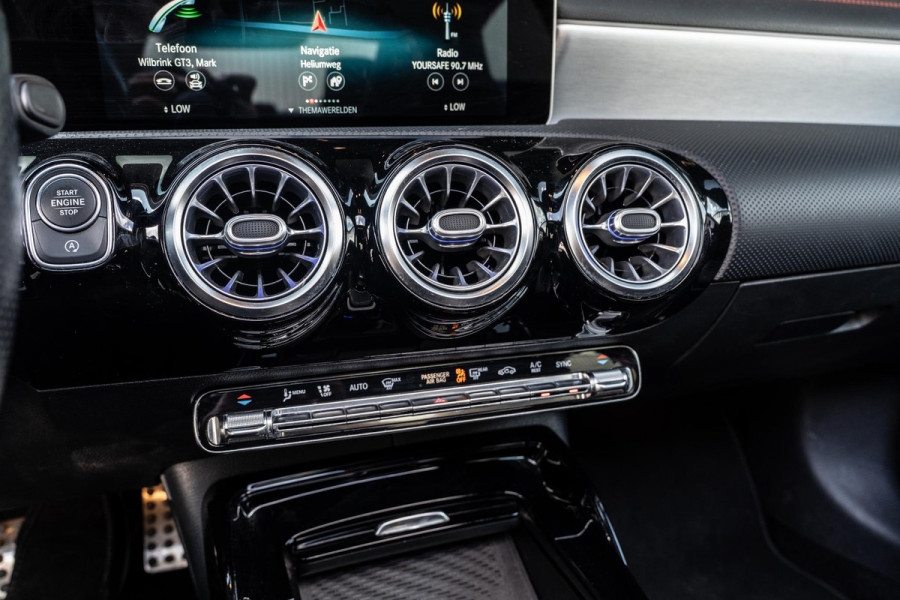 Mercedes-Benz CLA-Klasse AMG 35 4MATIC | Pano | 360 | Memory | Burmester
