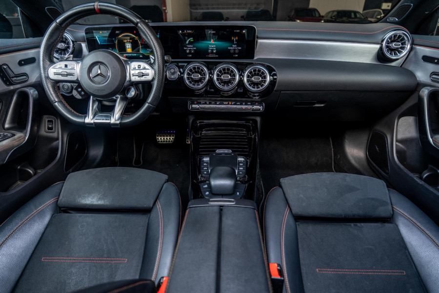 Mercedes-Benz CLA-Klasse AMG 35 4MATIC | Pano | 360 | Memory | Burmester