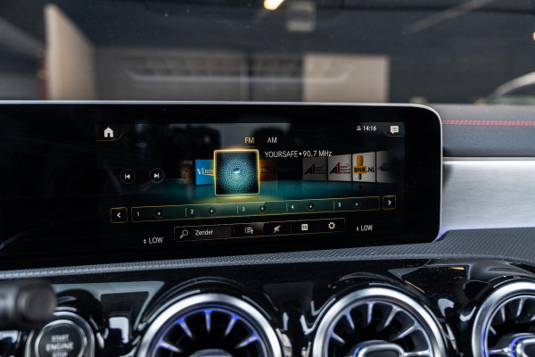 Mercedes-Benz CLA-Klasse AMG 35 4MATIC | Pano | 360 | Memory | Burmester