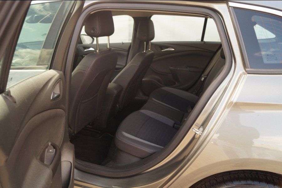 Opel Astra Sports Tourer 1.2 110pk Business Elegance -ECC-PDC-NAVI-