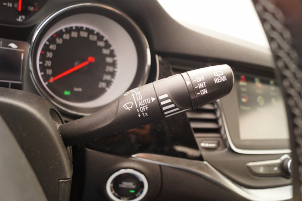 Opel Astra Sports Tourer 1.2 110pk Business Elegance -ECC-PDC-NAVI-