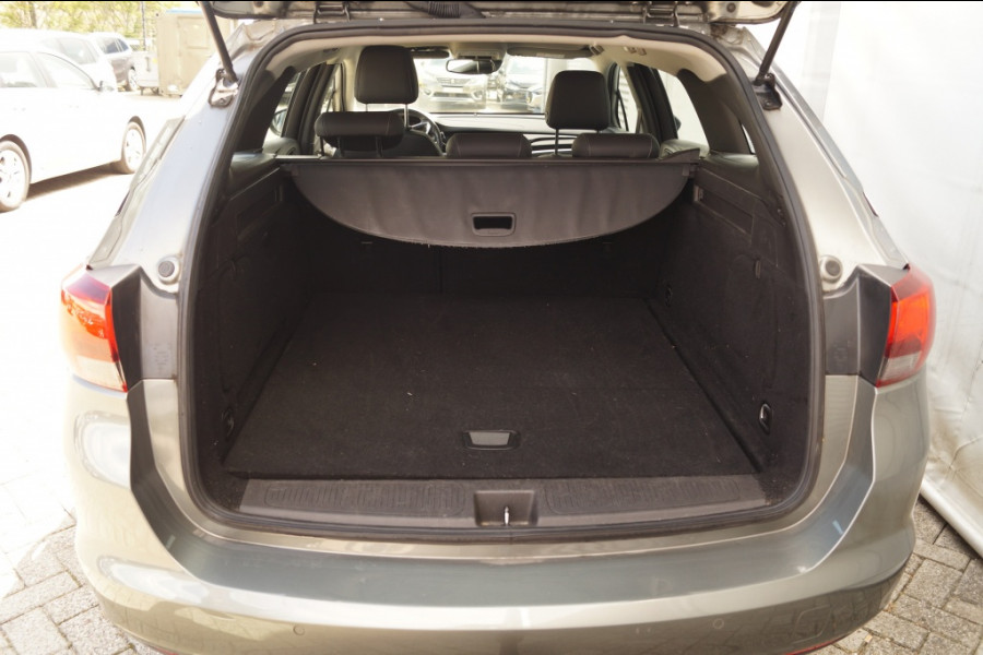 Opel Astra Sports Tourer 1.2 110pk Business Elegance -ECC-PDC-NAVI-