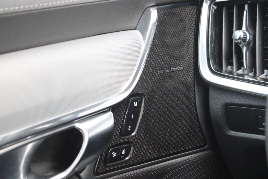 Volvo V90 B5 250PK ULTIMATE DARK MILD HYBRID | PANORAMISCH SCHUIF/KANTEL DAK | HARMAN KARDON AUDIO | FULL-LED ACTIVE HIGH BEAM KOPLAMPEN | LED MISTLAMPEN VOOR | ELEKTRISCH BEDIENBARE VOORSTOELEN MET GEHEUGENFUNCTIE | SPORTSTOELEN MET NAPPA LEER | KRISTALLEN POOKKNOP | ZWARTE HEMELBEKLEDING | EXTRA GETINT GLAS ACHTER | ACHTERUITRIJ CAMERA | UITKLAPBARE ZITVERHOGERS ACHTERBANK | 20" BLACK DIAMONT VELGEN | PARKEER VERWARMING MET TIMER "STANDKACHEL" | NAVIGATIE VIA GOOGLE | APPLE CARPLAY/ANDROID AUTO | STOEL/STUUR VERWARMING | PARKEERSENSOREN VOOR EN ACHTER | ELEKTRISCH BEDIENBARE A