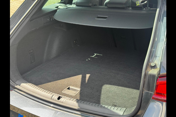 Seat Leon Sportstourer 1.5 eTSI FR LAUNCHE EDITION PANORAMADAK TREKHAAK STOELVERWARMING NAP NEDERLANDSE AUTO