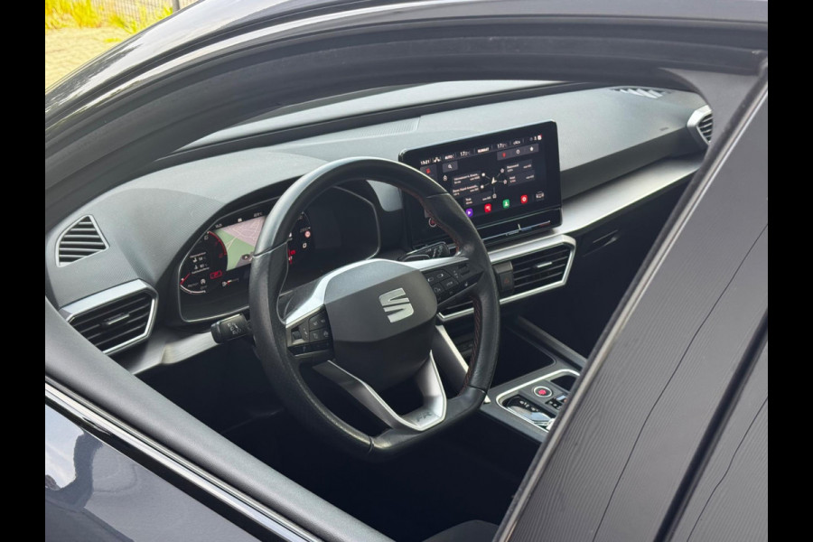 Seat Leon Sportstourer 1.5 eTSI FR LAUNCHE EDITION PANORAMADAK TREKHAAK STOELVERWARMING NAP NEDERLANDSE AUTO