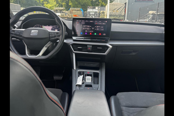 Seat Leon Sportstourer 1.5 eTSI FR LAUNCHE EDITION PANORAMADAK TREKHAAK STOELVERWARMING NAP NEDERLANDSE AUTO
