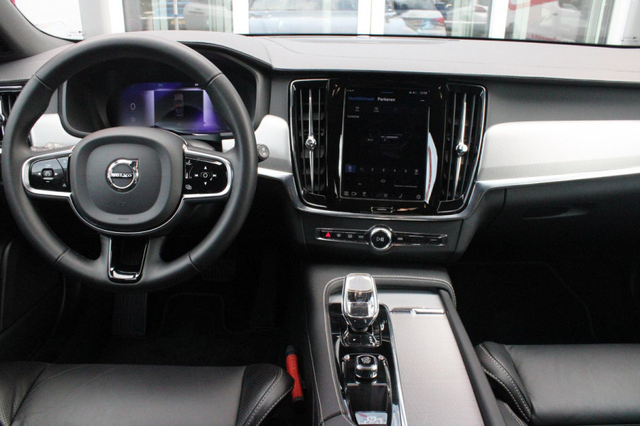 Volvo V90 B5 250PK ULTIMATE DARK MILD HYBRID | PANORAMISCH SCHUIF/KANTEL DAK | HARMAN KARDON AUDIO | FULL-LED ACTIVE HIGH BEAM KOPLAMPEN | LED MISTLAMPEN VOOR | ELEKTRISCH BEDIENBARE VOORSTOELEN MET GEHEUGENFUNCTIE | SPORTSTOELEN MET NAPPA LEER | KRISTALLEN POOKKNOP | ZWARTE HEMELBEKLEDING | EXTRA GETINT GLAS ACHTER | ACHTERUITRIJ CAMERA | UITKLAPBARE ZITVERHOGERS ACHTERBANK | 20" BLACK DIAMONT VELGEN | PARKEER VERWARMING MET TIMER "STANDKACHEL" | NAVIGATIE VIA GOOGLE | APPLE CARPLAY/ANDROID AUTO | STOEL/STUUR VERWARMING | PARKEERSENSOREN VOOR EN ACHTER | ELEKTRISCH BEDIENBARE A