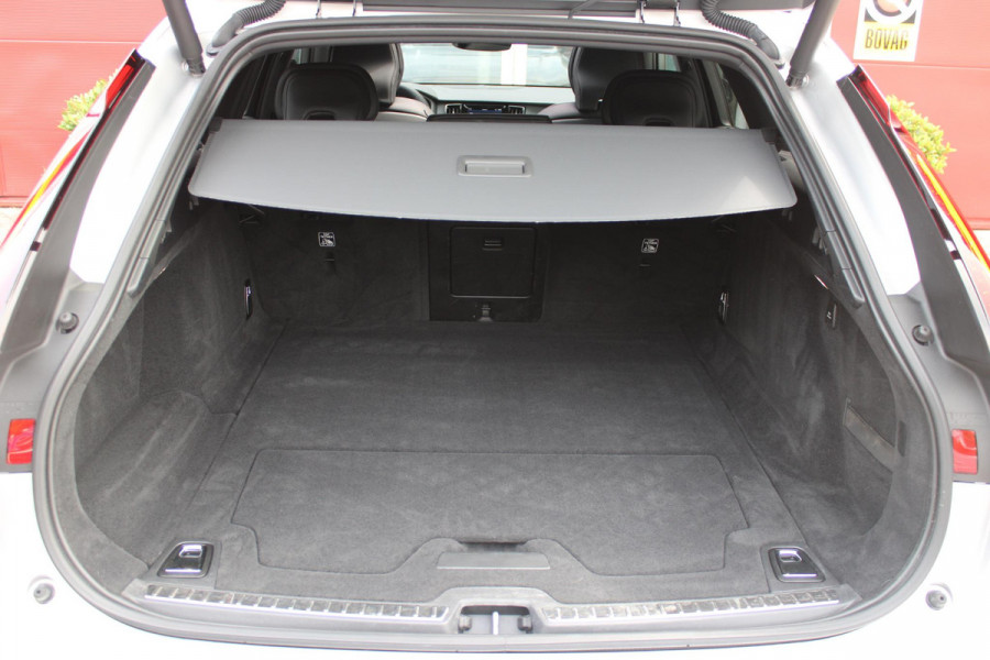 Volvo V90 B5 250PK ULTIMATE DARK MILD HYBRID | PANORAMISCH SCHUIF/KANTEL DAK | HARMAN KARDON AUDIO | FULL-LED ACTIVE HIGH BEAM KOPLAMPEN | LED MISTLAMPEN VOOR | ELEKTRISCH BEDIENBARE VOORSTOELEN MET GEHEUGENFUNCTIE | SPORTSTOELEN MET NAPPA LEER | KRISTALLEN POOKKNOP | ZWARTE HEMELBEKLEDING | EXTRA GETINT GLAS ACHTER | ACHTERUITRIJ CAMERA | UITKLAPBARE ZITVERHOGERS ACHTERBANK | 20" BLACK DIAMONT VELGEN | PARKEER VERWARMING MET TIMER "STANDKACHEL" | NAVIGATIE VIA GOOGLE | APPLE CARPLAY/ANDROID AUTO | STOEL/STUUR VERWARMING | PARKEERSENSOREN VOOR EN ACHTER | ELEKTRISCH BEDIENBARE A