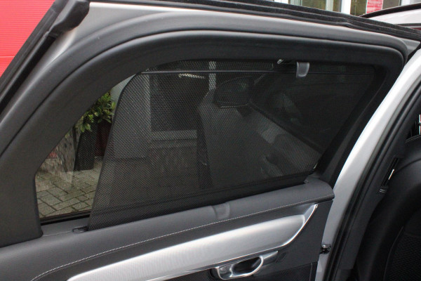 Volvo V90 B5 250PK ULTIMATE DARK MILD HYBRID | PANORAMISCH SCHUIF/KANTEL DAK | HARMAN KARDON AUDIO | FULL-LED ACTIVE HIGH BEAM KOPLAMPEN | LED MISTLAMPEN VOOR | ELEKTRISCH BEDIENBARE VOORSTOELEN MET GEHEUGENFUNCTIE | SPORTSTOELEN MET NAPPA LEER | KRISTALLEN POOKKNOP | ZWARTE HEMELBEKLEDING | EXTRA GETINT GLAS ACHTER | ACHTERUITRIJ CAMERA | UITKLAPBARE ZITVERHOGERS ACHTERBANK | 20" BLACK DIAMONT VELGEN | PARKEER VERWARMING MET TIMER "STANDKACHEL" | NAVIGATIE VIA GOOGLE | APPLE CARPLAY/ANDROID AUTO | STOEL/STUUR VERWARMING | PARKEERSENSOREN VOOR EN ACHTER | ELEKTRISCH BEDIENBARE A