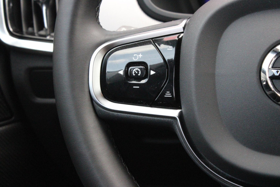 Volvo V90 B5 250PK ULTIMATE DARK MILD HYBRID | PANORAMISCH SCHUIF/KANTEL DAK | HARMAN KARDON AUDIO | FULL-LED ACTIVE HIGH BEAM KOPLAMPEN | LED MISTLAMPEN VOOR | ELEKTRISCH BEDIENBARE VOORSTOELEN MET GEHEUGENFUNCTIE | SPORTSTOELEN MET NAPPA LEER | KRISTALLEN POOKKNOP | ZWARTE HEMELBEKLEDING | EXTRA GETINT GLAS ACHTER | ACHTERUITRIJ CAMERA | UITKLAPBARE ZITVERHOGERS ACHTERBANK | 20" BLACK DIAMONT VELGEN | PARKEER VERWARMING MET TIMER "STANDKACHEL" | NAVIGATIE VIA GOOGLE | APPLE CARPLAY/ANDROID AUTO | STOEL/STUUR VERWARMING | PARKEERSENSOREN VOOR EN ACHTER | ELEKTRISCH BEDIENBARE A