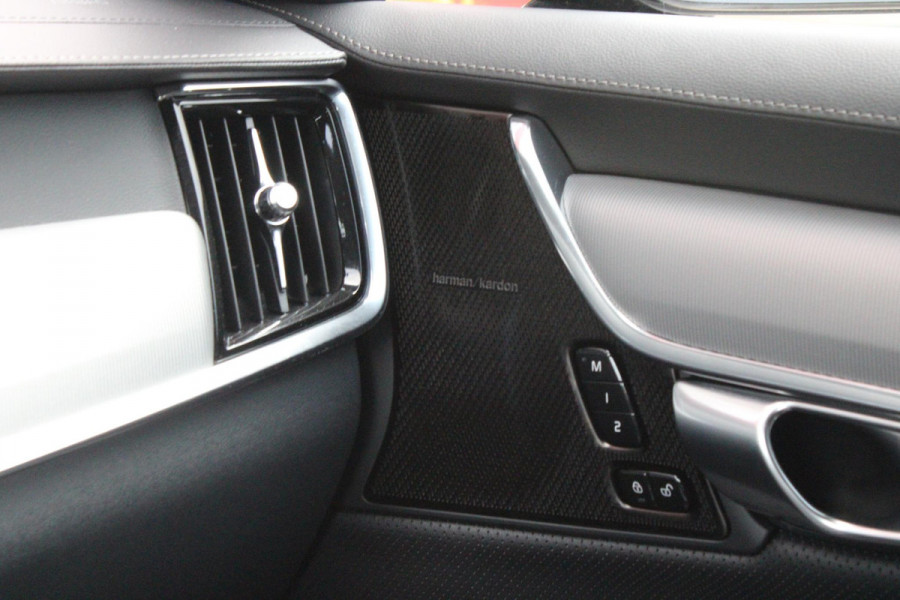 Volvo V90 B5 250PK ULTIMATE DARK MILD HYBRID | PANORAMISCH SCHUIF/KANTEL DAK | HARMAN KARDON AUDIO | FULL-LED ACTIVE HIGH BEAM KOPLAMPEN | LED MISTLAMPEN VOOR | ELEKTRISCH BEDIENBARE VOORSTOELEN MET GEHEUGENFUNCTIE | SPORTSTOELEN MET NAPPA LEER | KRISTALLEN POOKKNOP | ZWARTE HEMELBEKLEDING | EXTRA GETINT GLAS ACHTER | ACHTERUITRIJ CAMERA | UITKLAPBARE ZITVERHOGERS ACHTERBANK | 20" BLACK DIAMONT VELGEN | PARKEER VERWARMING MET TIMER "STANDKACHEL" | NAVIGATIE VIA GOOGLE | APPLE CARPLAY/ANDROID AUTO | STOEL/STUUR VERWARMING | PARKEERSENSOREN VOOR EN ACHTER | ELEKTRISCH BEDIENBARE A