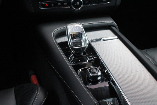 Volvo V90 B5 250PK ULTIMATE DARK MILD HYBRID | PANORAMISCH SCHUIF/KANTEL DAK | HARMAN KARDON AUDIO | FULL-LED ACTIVE HIGH BEAM KOPLAMPEN | LED MISTLAMPEN VOOR | ELEKTRISCH BEDIENBARE VOORSTOELEN MET GEHEUGENFUNCTIE | SPORTSTOELEN MET NAPPA LEER | KRISTALLEN POOKKNOP | ZWARTE HEMELBEKLEDING | EXTRA GETINT GLAS ACHTER | ACHTERUITRIJ CAMERA | UITKLAPBARE ZITVERHOGERS ACHTERBANK | 20" BLACK DIAMONT VELGEN | PARKEER VERWARMING MET TIMER "STANDKACHEL" | NAVIGATIE VIA GOOGLE | APPLE CARPLAY/ANDROID AUTO | STOEL/STUUR VERWARMING | PARKEERSENSOREN VOOR EN ACHTER | ELEKTRISCH BEDIENBARE A