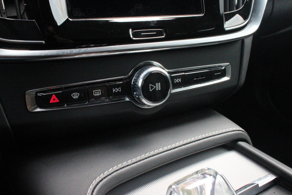 Volvo V90 B5 250PK ULTIMATE DARK MILD HYBRID | PANORAMISCH SCHUIF/KANTEL DAK | HARMAN KARDON AUDIO | FULL-LED ACTIVE HIGH BEAM KOPLAMPEN | LED MISTLAMPEN VOOR | ELEKTRISCH BEDIENBARE VOORSTOELEN MET GEHEUGENFUNCTIE | SPORTSTOELEN MET NAPPA LEER | KRISTALLEN POOKKNOP | ZWARTE HEMELBEKLEDING | EXTRA GETINT GLAS ACHTER | ACHTERUITRIJ CAMERA | UITKLAPBARE ZITVERHOGERS ACHTERBANK | 20" BLACK DIAMONT VELGEN | PARKEER VERWARMING MET TIMER "STANDKACHEL" | NAVIGATIE VIA GOOGLE | APPLE CARPLAY/ANDROID AUTO | STOEL/STUUR VERWARMING | PARKEERSENSOREN VOOR EN ACHTER | ELEKTRISCH BEDIENBARE A