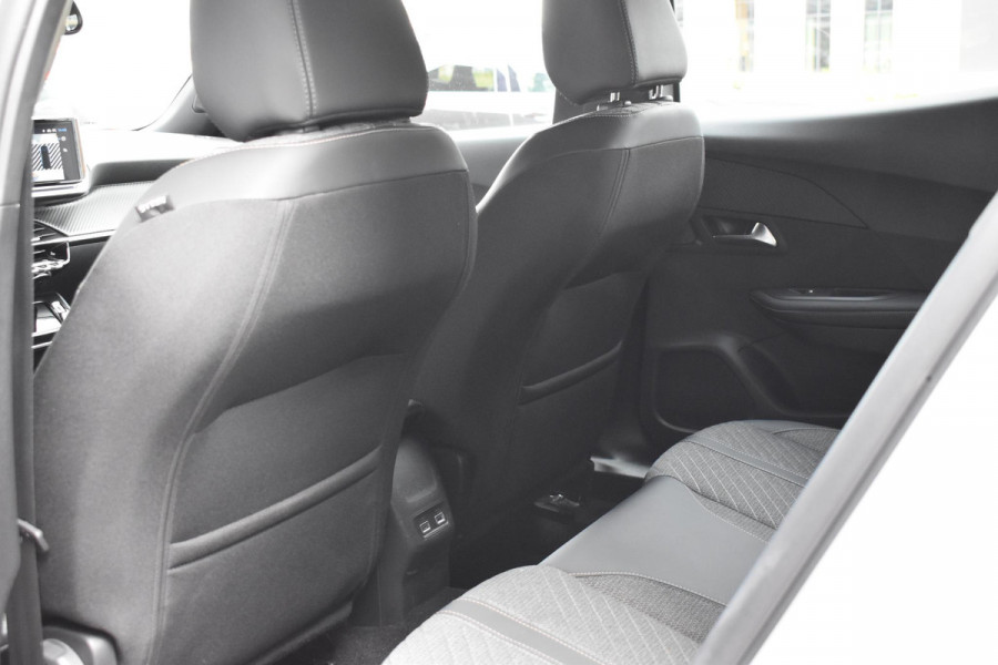 Peugeot 2008 1.2 PureTech 130 PK Aut. Allure Pack | Navi | LED | Camera V+A | Incl. garantie