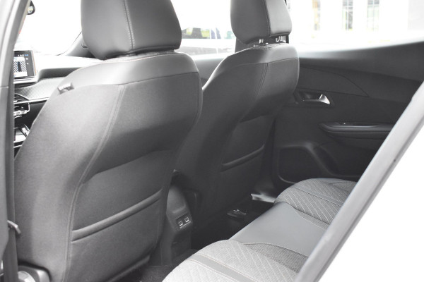 Peugeot 2008 1.2 PureTech 130 PK Aut. Allure Pack | Navi | LED | Camera V+A | Incl. garantie