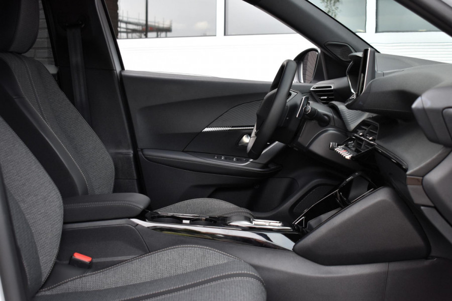 Peugeot 2008 1.2 PureTech 130 PK Aut. Allure Pack | Navi | LED | Camera V+A | Incl. garantie