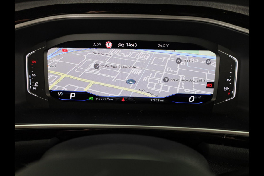 Volkswagen T-Roc 1.5 TSI R-Line | Panorama dak | Apple Carplay/Android Auto | Stoelverwarming | Keyless| Adaptieve cruise